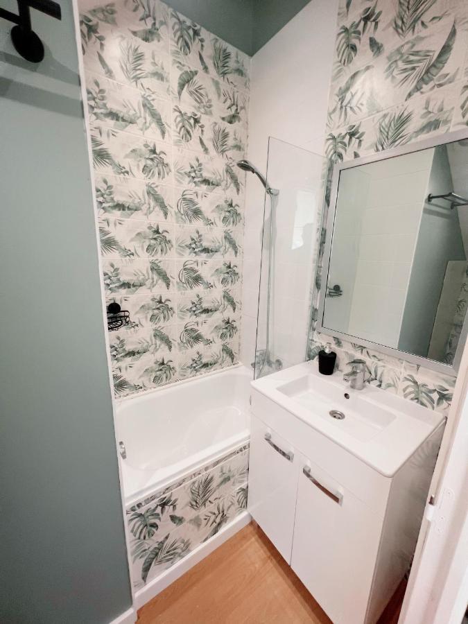 Appartement T2 Quartier Calme / Parking Gratuit Saint-Julien-les-Villas Dış mekan fotoğraf